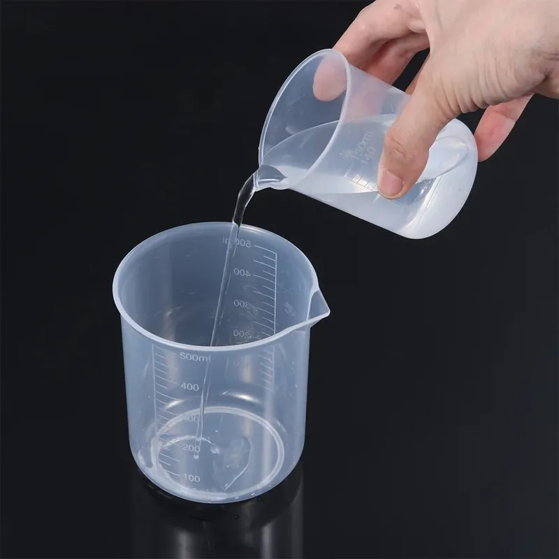 ถ้วยตวงพลาสติกโปร่งใสห้องปฏิบัติการ Beaker สำเร็จการศึกษาของเหลวเหยือกถ้วยครัวเบเกอรี่ทำอาหารการวัดขนาดคอนเทนเนอร์
