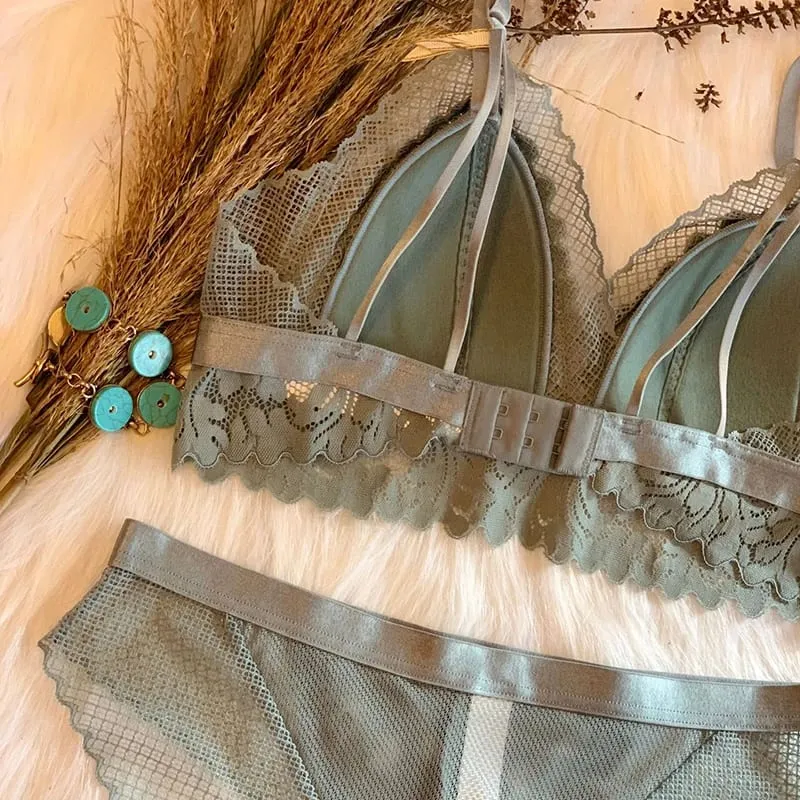 Set pakaian dalam wanita nyaman cup katun nirkabel renda penuh Bralette segitiga cup lembut dan pakaian dalam bra celana dalam transparan