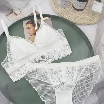 Set pakaian dalam wanita nyaman cup katun nirkabel renda penuh Bralette segitiga cup lembut dan pakaian dalam bra celana dalam transparan