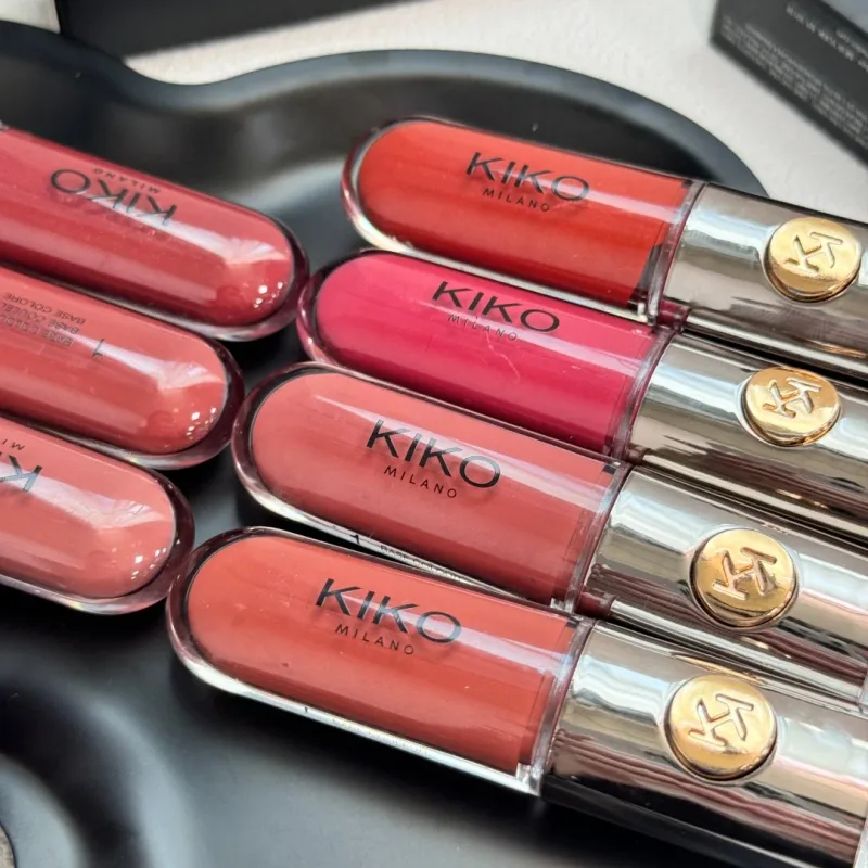 Milano Obegränsad Double Touch Liquid Lipstick Lättvikt högpigment, ej klibbig krämig konsistens Långt slitage, komfortsmink