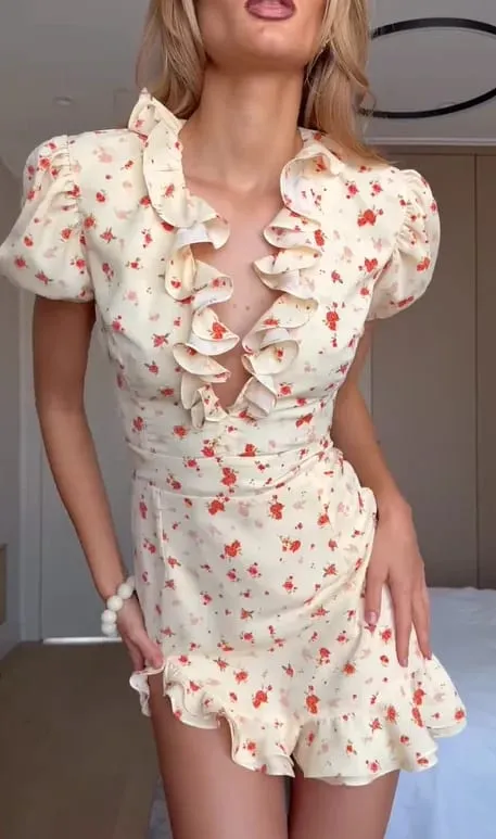 Chic Strawberry Print Ruffle Dress Deep V Neck Long Puff Sleeve Ruched Waist Mini Dresses Spring Sweet Café Meetup Vestido 2026