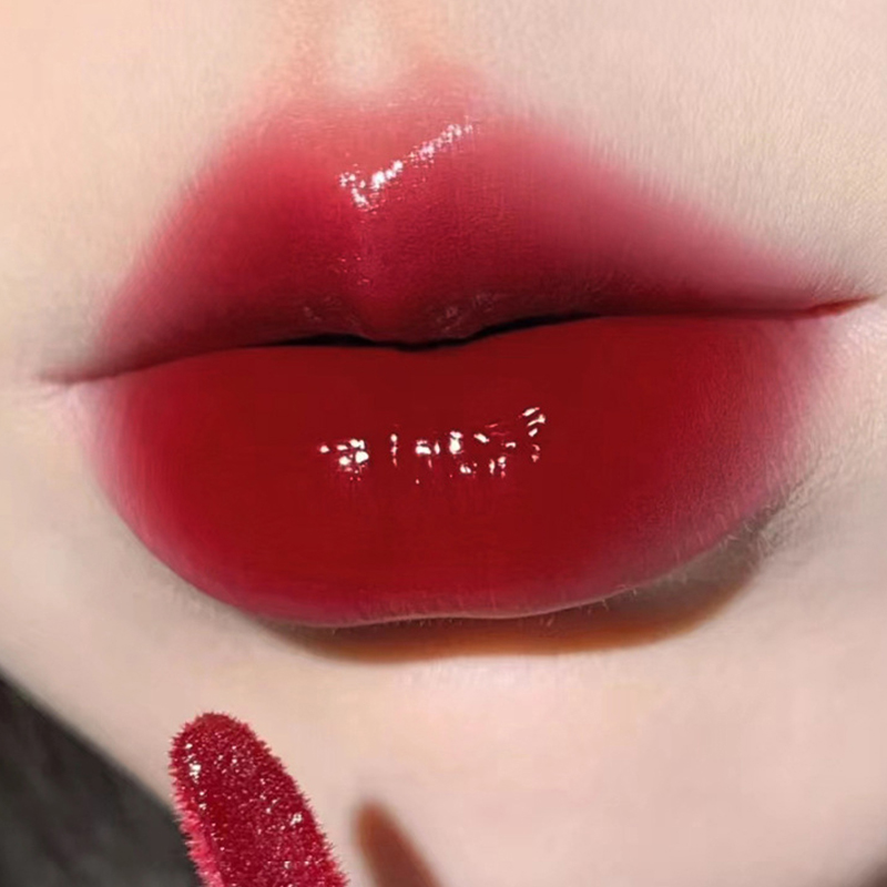 Light Glass-Like Lip Lacquer - Mirror Shine Hydrating Formula; Smudge-Proof Long-Wear and Skin-Brightening