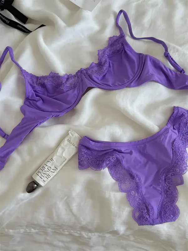 สีชมพูUnlinedเต็มถ้วยBraชุดUnderwire Lace Trim LiftสบายMinimalistไม่มีรอยต่อผิวทุกวันBrasและPanty
