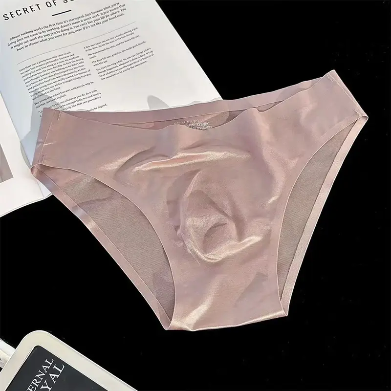 Slip da uomo in seta di ghiaccio Mutandine sexy senza cuciture ultrasottili Asciugatura rapida U Custodia rigonfia Biancheria intima traspirante Mutande lucide di lusso — image 11