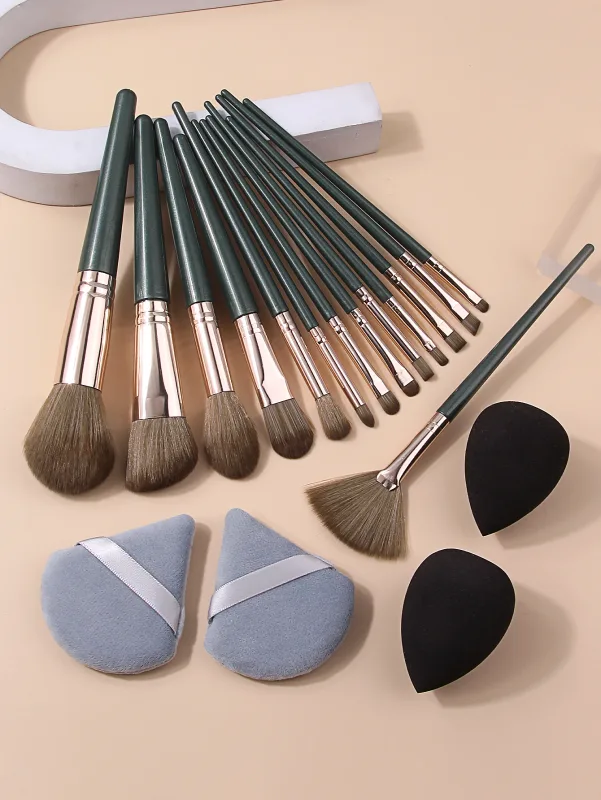 18Pcs Makeup Brush Set Soft Cosmetic Brushes for Powder Blush Eyeshadow Foundation with Beauty Sponge & Triangle Puff