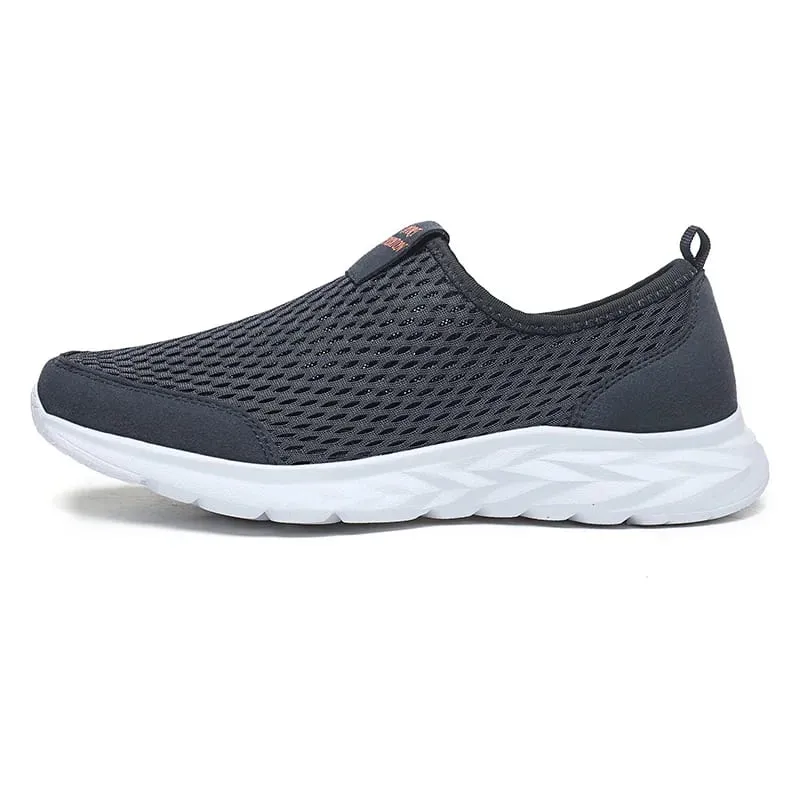 Lightweight Slip-On Shoes for Summer Large Mesh Breathable Men's Shoes Ultra-Light Soft-Soled Sports Shoes