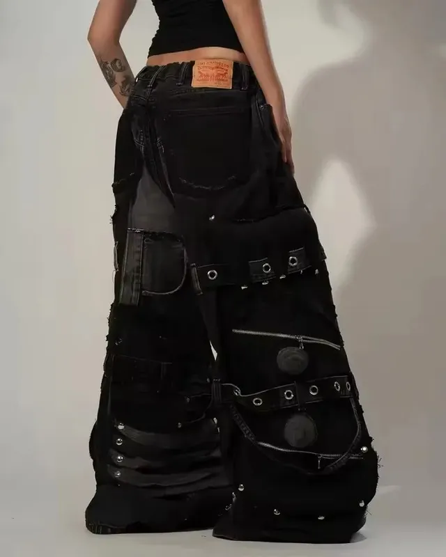 Y2K Black Oversized Cargo Jeans Men Heavy Strap Buckle Stud Zip Pocket Distressed Detail Streetwear Casual Wide Leg Fashion Pant