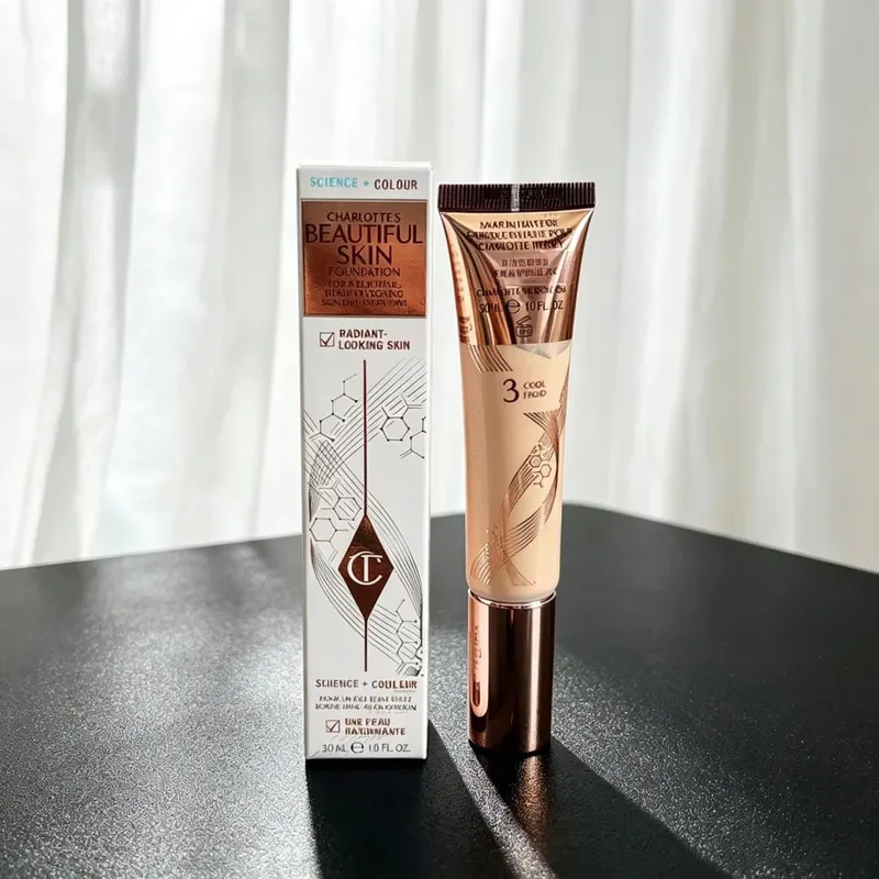Charlotte Tilbury beállító púder kompakt szájfényes alapozó kéttónusú pirosító szemhéjpúder paletta könnyű, finom, hosszan tartó