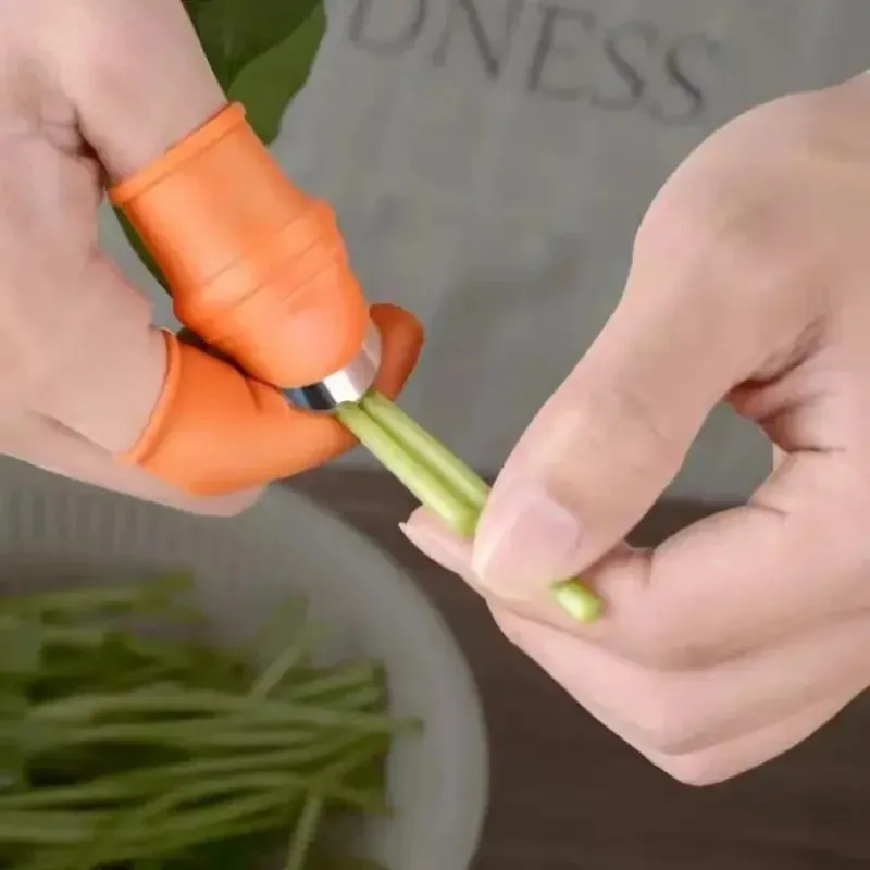 Thumb Knife Set with Finger Cots for Peeling Garlic Hulling Strawberries Picking Peppercorns & Vegetables (6 Pcs)