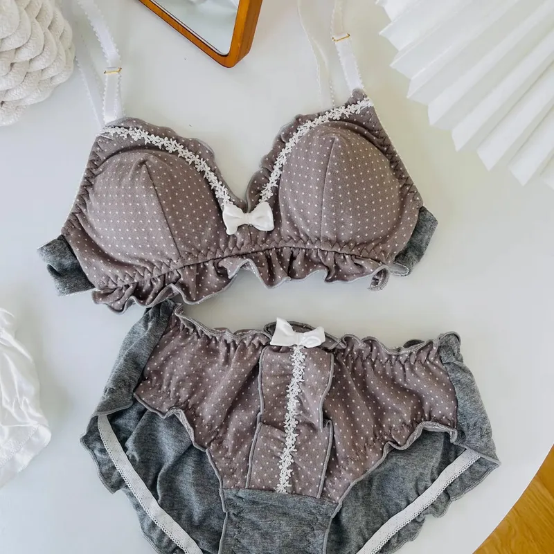 Conjunto de sutiã japonês macio para meninas, design de pata de gatinho fofo, tecido de seda de leite, copo triangular sem fio, lingerie feminina