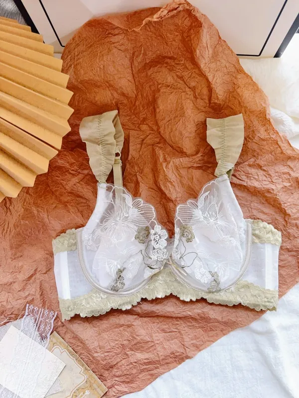 Lace Floral French Bra Set Soft Underwire Ultra Thin Bunny Cup Plus Size Minimizer Bra Sexy Lingerie Set For Women Daily Wear