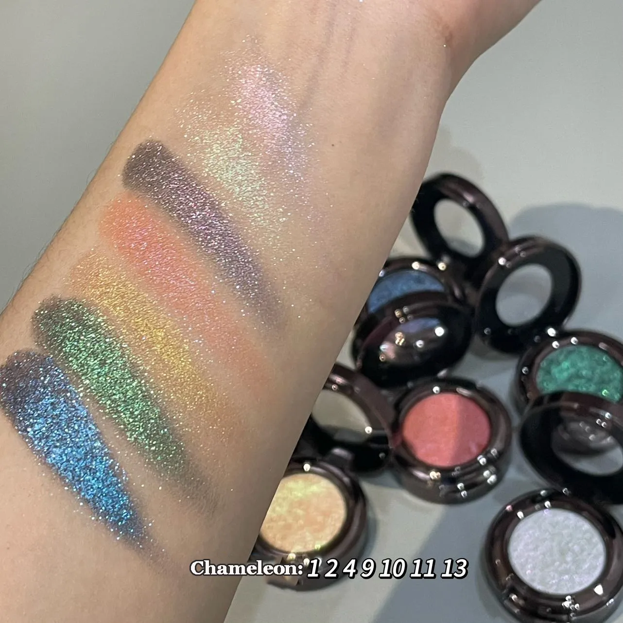Chameleon Smoky Green Eyeshadow Palette High Gloss Easy-To-Apply Sparkling Purple Pearlescent Eye Shadow Brightening Makeup