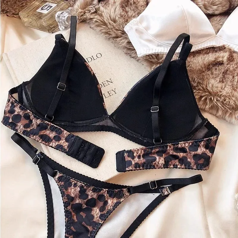 Women Sexy Lingerie Hot Underwear Triangular Cup Bra Set Small Chest Top Support Bra Comfortable Push Up Bra Breathable Seamless
