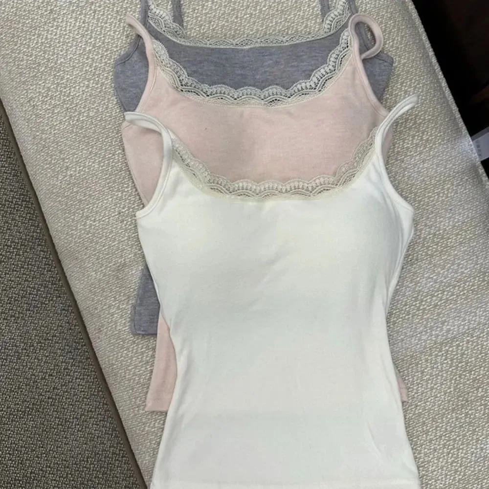 Women Lace Trim Camisole With Built-in Bra Padded Elastic Slim Vest Fit Tank Top Sleeveless Spaghetti Strap Cami Top Daily Wear