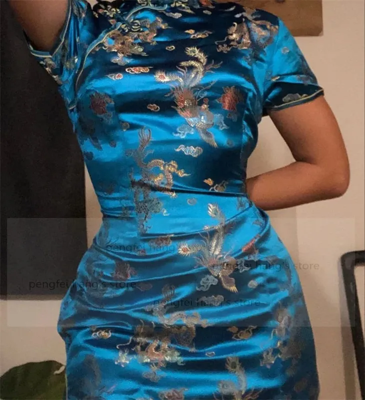 Κινέζικο στυλ Γυναικείο Dragon Phenix Qipao Classic Red Satin Cheongsam Plus Size Μίνι Φόρεμα με κοντό μανίκι Vestidos 3XL 4XL 5XL 6XL