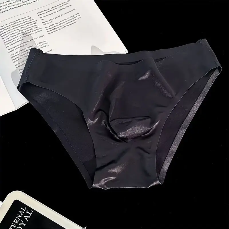 Slip da uomo in seta di ghiaccio Mutandine sexy senza cuciture ultrasottili Asciugatura rapida U Custodia rigonfia Biancheria intima traspirante Mutande lucide di lusso — image 7