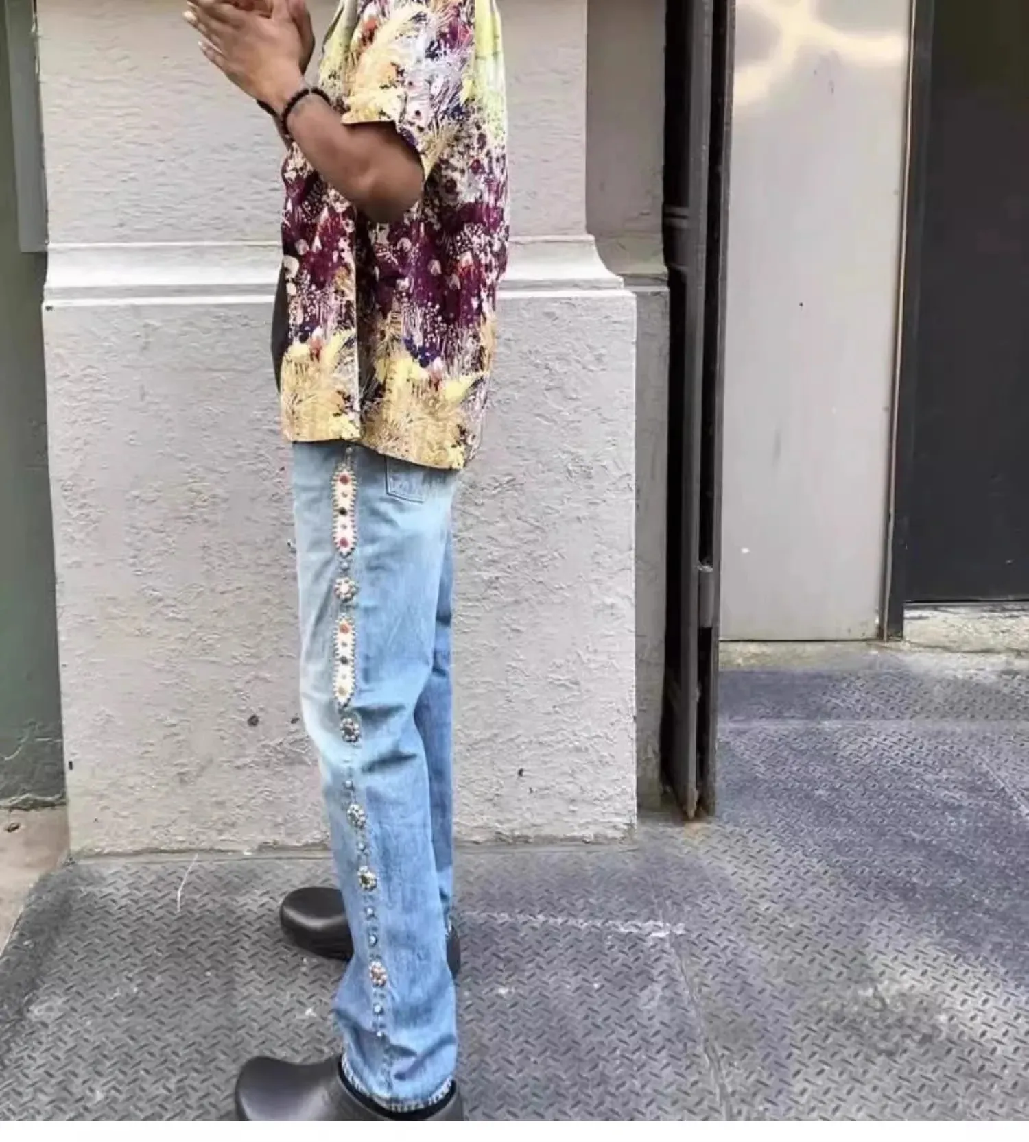 Hirata and Hiroshi 24SS Classic Rivet Set Diamond Vintage Jeans Casual Cowboy Gemstone Craft Men Pants — image 5