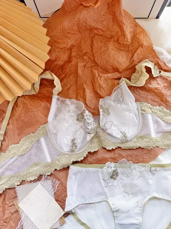 Lace Floral French Bra Set Soft Underwire Ultra Thin Bunny Cup Plus Size Minimizer Bra Sexy Lingerie Set For Women Daily Wear