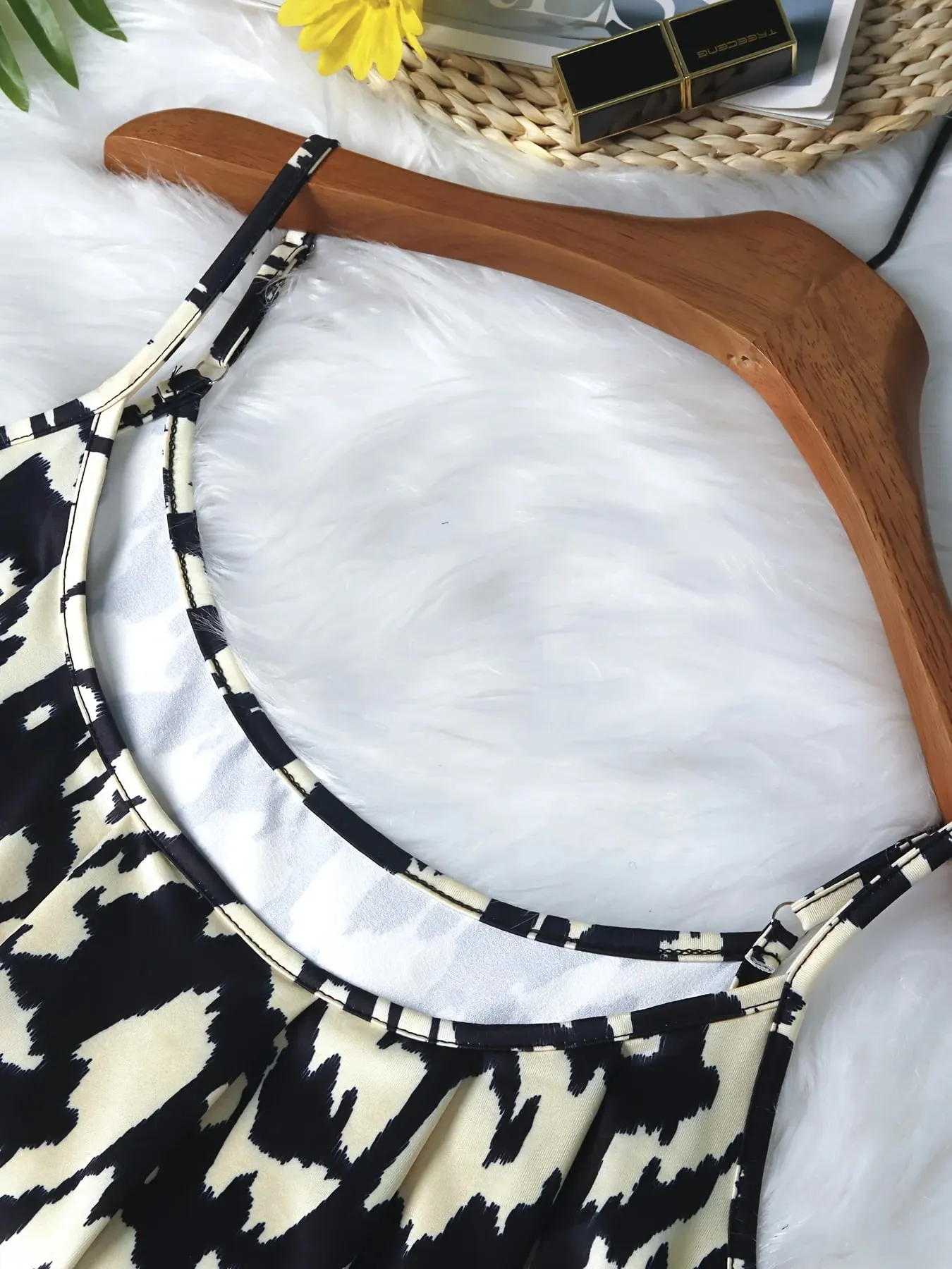 Plus Size Women's Sleeveless Leopard Print Top Stylish Loose Fit Camisole for Casual Chic Outfits
