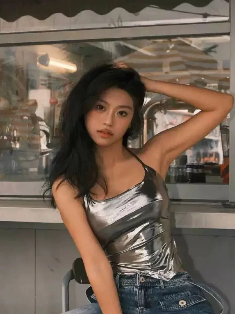 美國辣妹露背吊帶上衣女夏季新款銀色不規則純欲性感短上衣