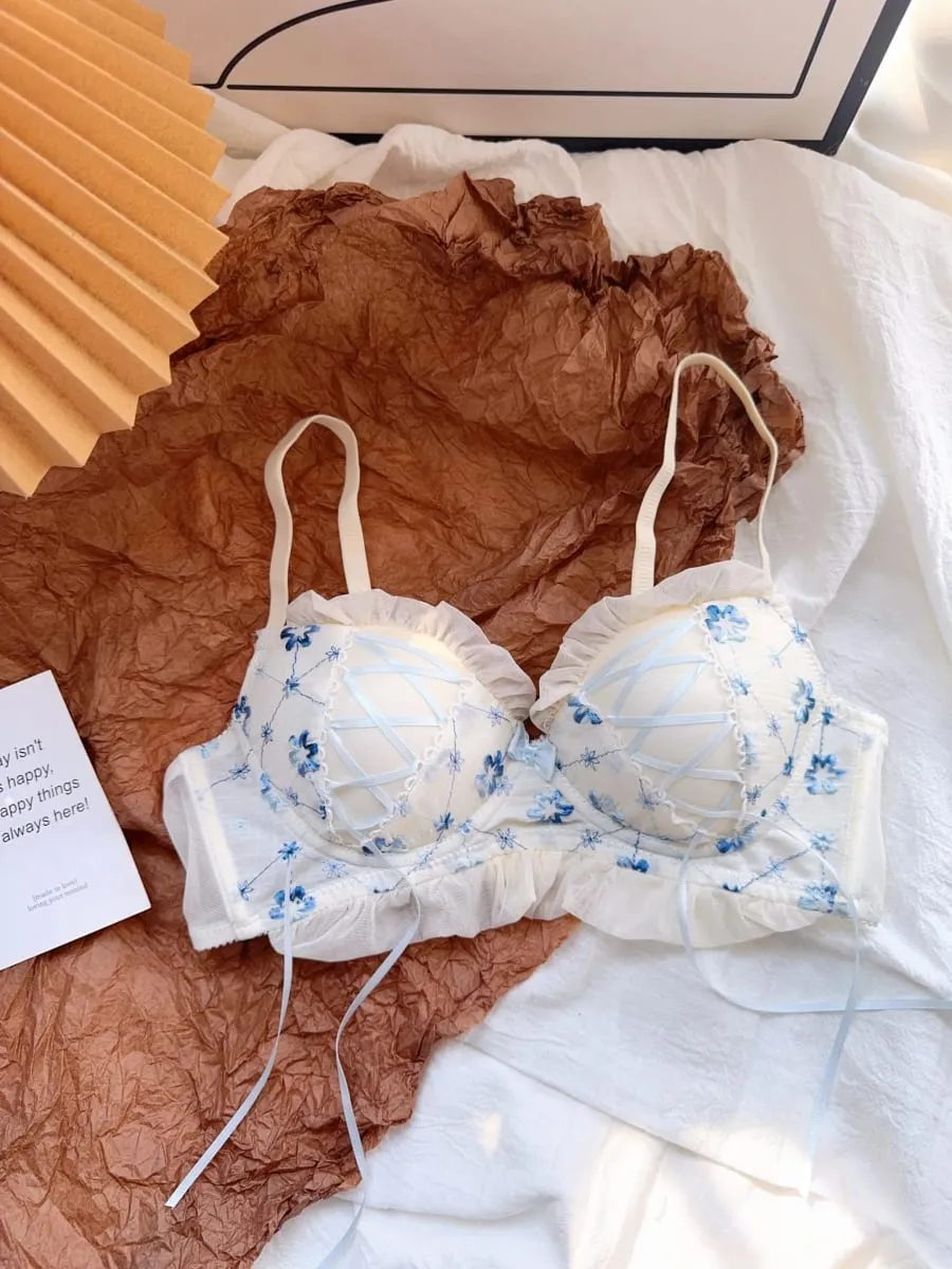 Strappy lace lingerie girls without steel ring underwear st small breasts gathered sweet sexy bra briefs suit