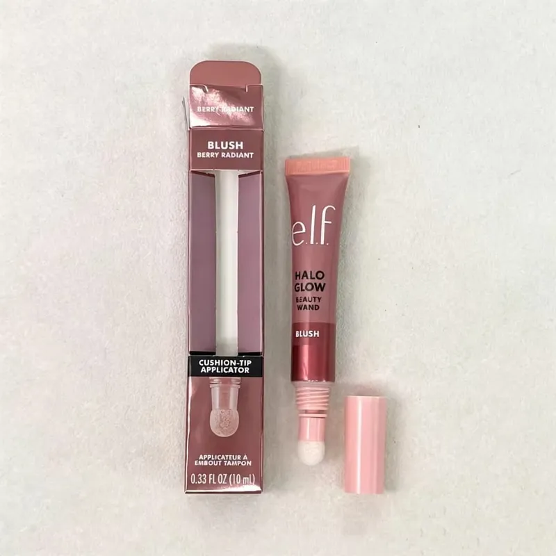 ELF Lesk na rty Natural Shine & Blush Liquid Voděodolný a odolný proti potu Snadno se rozmazává Lehký a dlouhotrvající make-up
