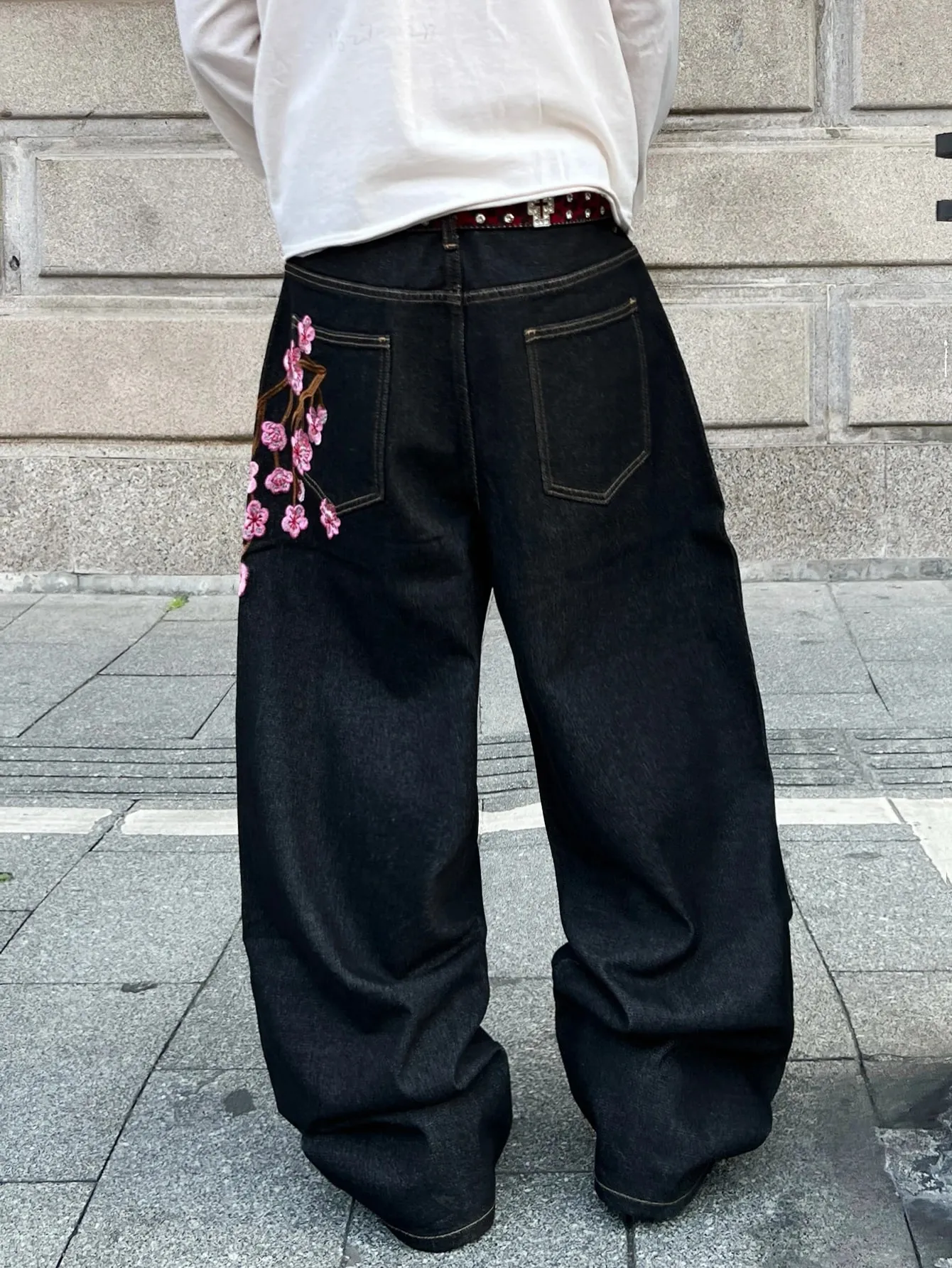 American Vintage Plum Blossom Embroidered Black Baggy Jeans Men Y2K Street Hip-Hop Fashion Trend Versatile Wide-Leg Pants