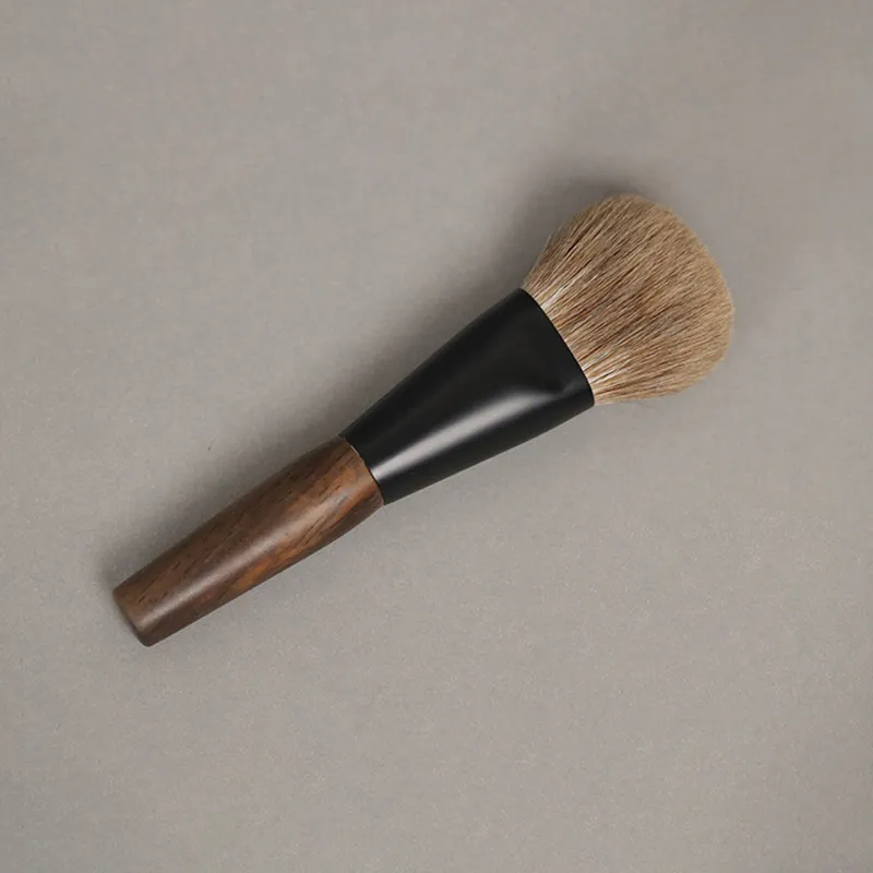 T107 pinceaux de maquillage professionnels faits à la main poils de chèvre naturels pinceau rond plat pour poudre pour le visage manche court en bois d'ébène pinceau de maquillage