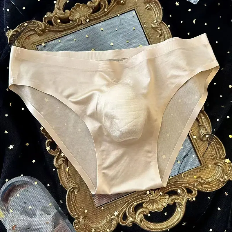 Slip da uomo in seta di ghiaccio Mutandine sexy senza cuciture ultrasottili Asciugatura rapida U Custodia rigonfia Biancheria intima traspirante Mutande lucide di lusso — image 9