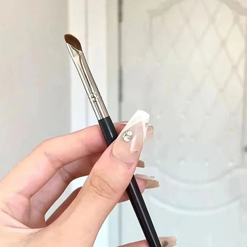 ●Brow Contour Makeup Brushes Eyebrow Eyeliner Brush Professional Super Thin Angled Liner Eye Brush Make Up Tools