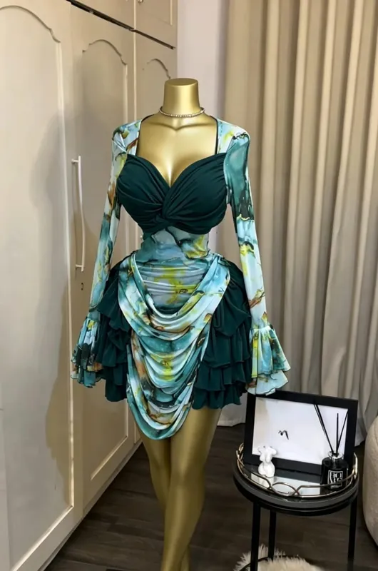 CM.YAYA Kvinder Tie Dye Print Cascading Flæser Bell Langærmet Bodycon Ruched Draperet V-hals Kjole Ferie Strand Ferie Kjoler — image 9