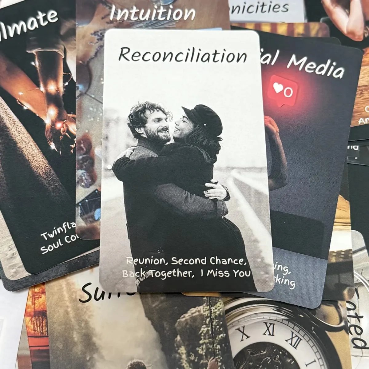 Newest Love oracle deck 54pcs English Twin Flame Messages Cards for Love Readings Soulmate for women girls — image 5