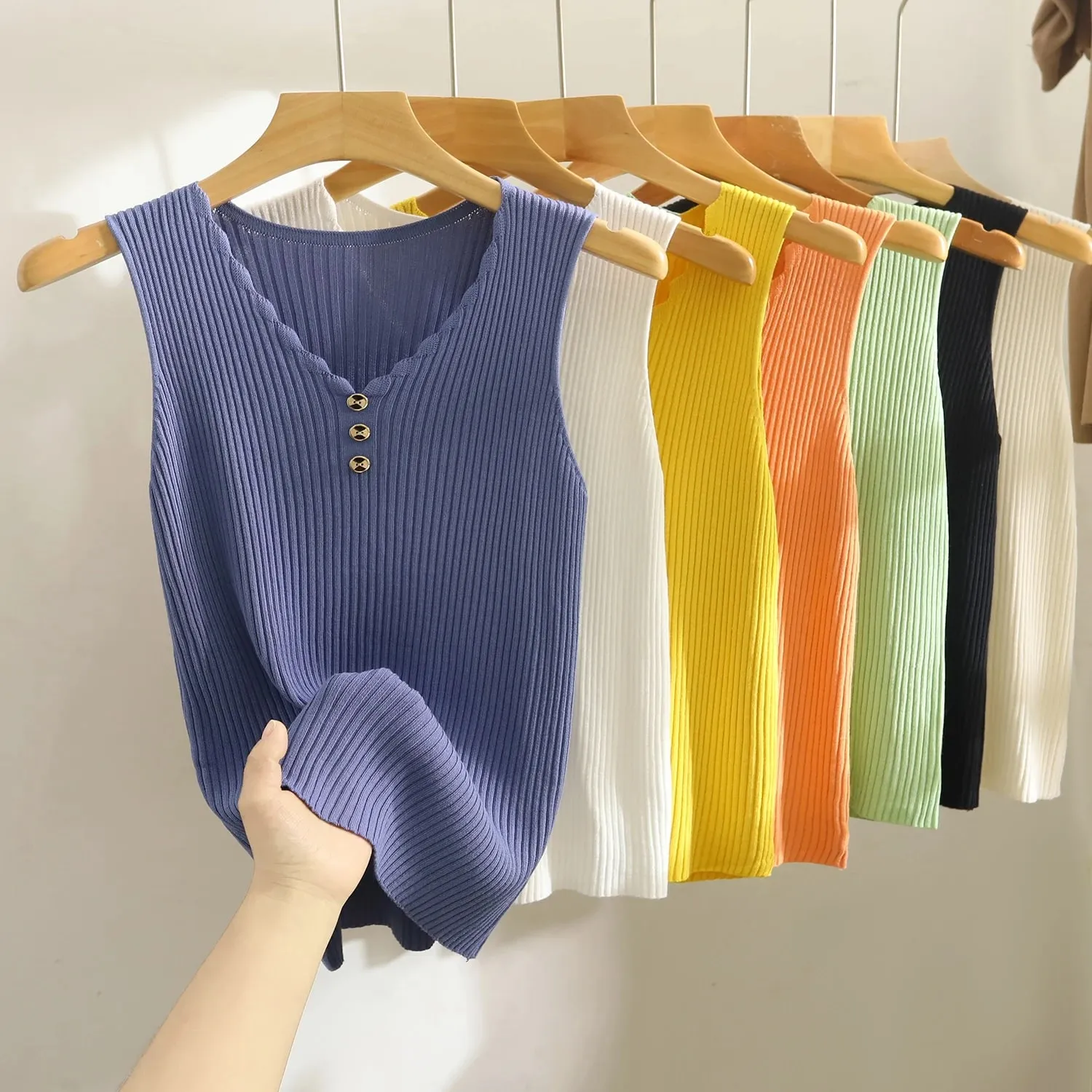 Ice Silk Knit Cami Top Women V Neck Sleeveless Slim Fit Elegant Tank Top Summer Outerwear Blazer Inner Layering Fashion Vest