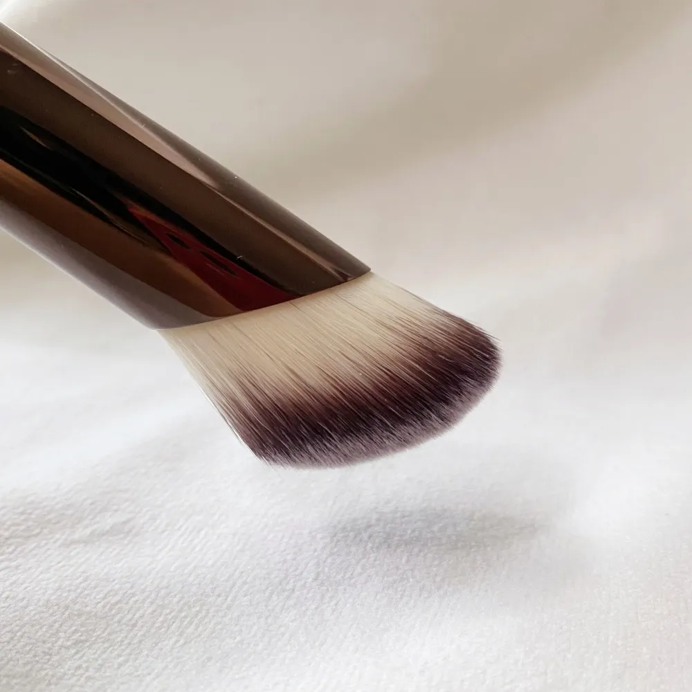 Hourglass Ambient Complexion Brush Set 2pcs Soft Glow Foundation Concealer Makeup Brushes Kit for Seamless Finish