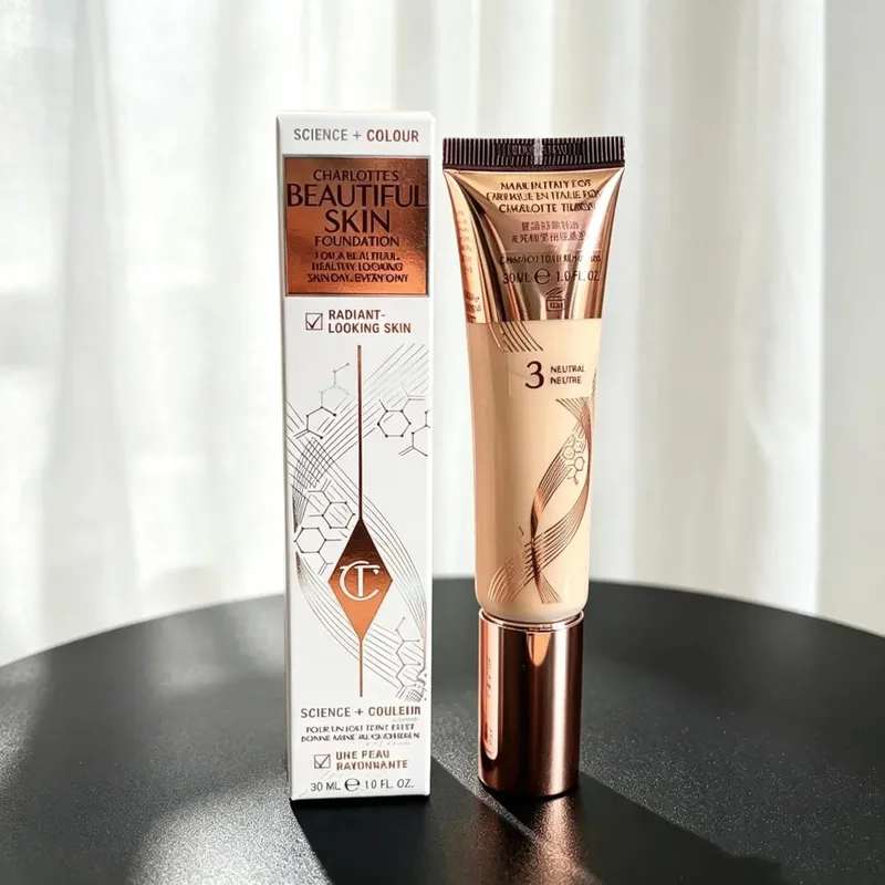Charlotte Tilbury beállító púder kompakt szájfényes alapozó kéttónusú pirosító szemhéjpúder paletta könnyű, finom, hosszan tartó