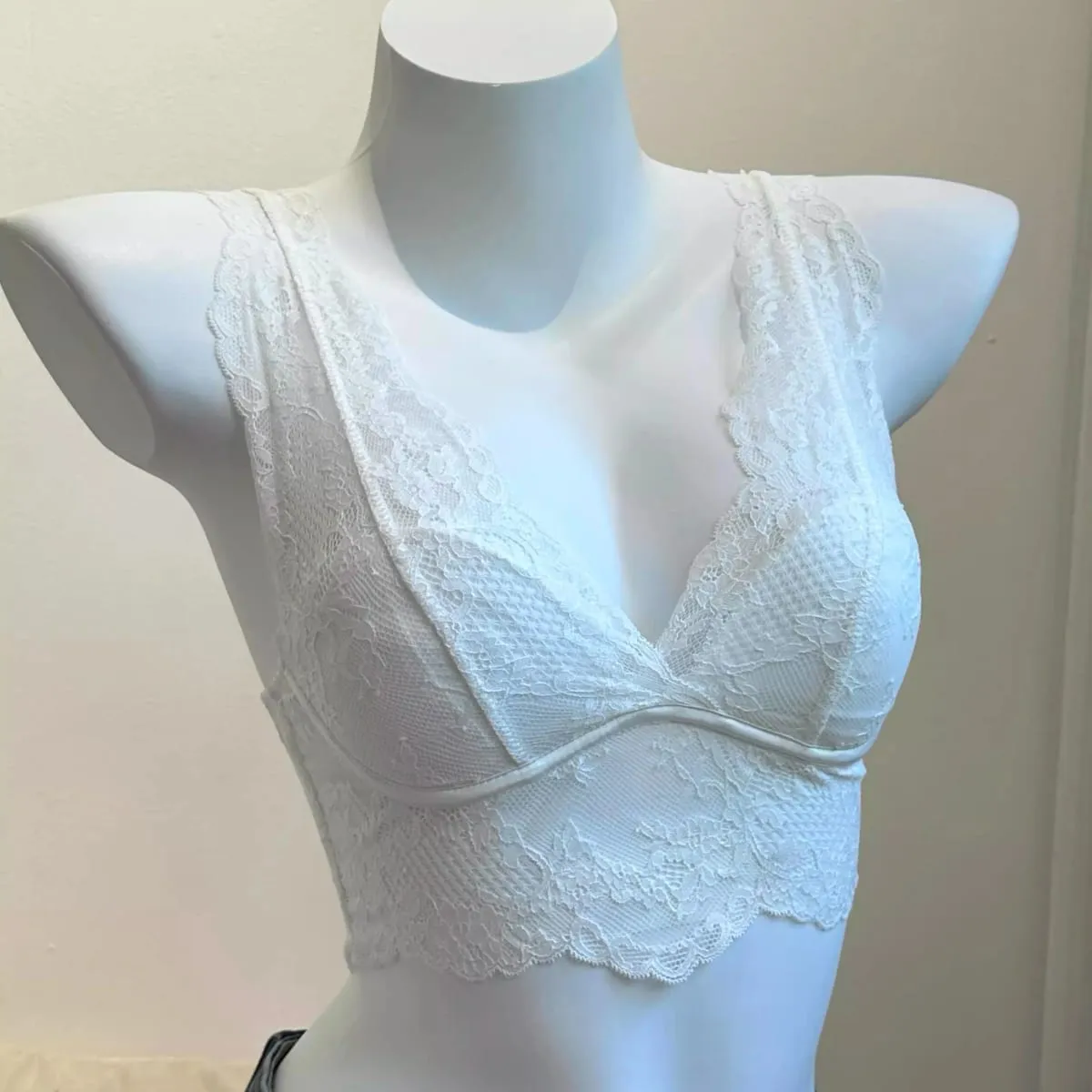 French Lace Lingerie Gathered Without Steel Rims White Inner Layer Layered Camisole Vest Bra Set Without Buttons Gather Toge