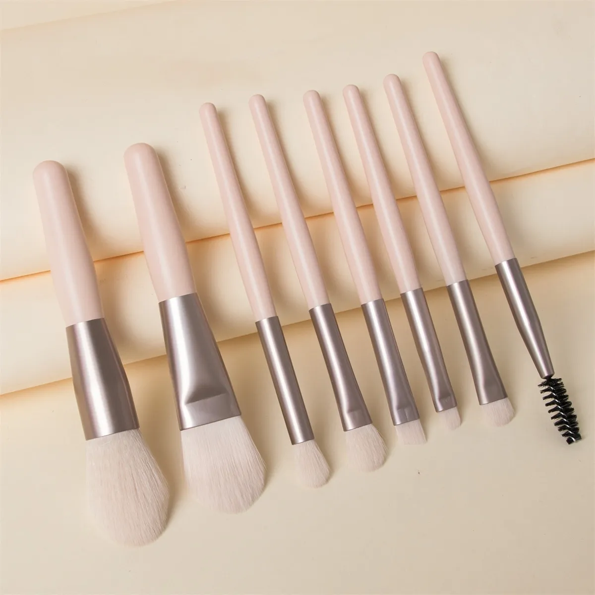 Soft Fluffy Makeup Brushes Set for Cosmetics Foundation Blush Powder Eyeshadow Kabuki Blending Makeup Brush Beauty Tool