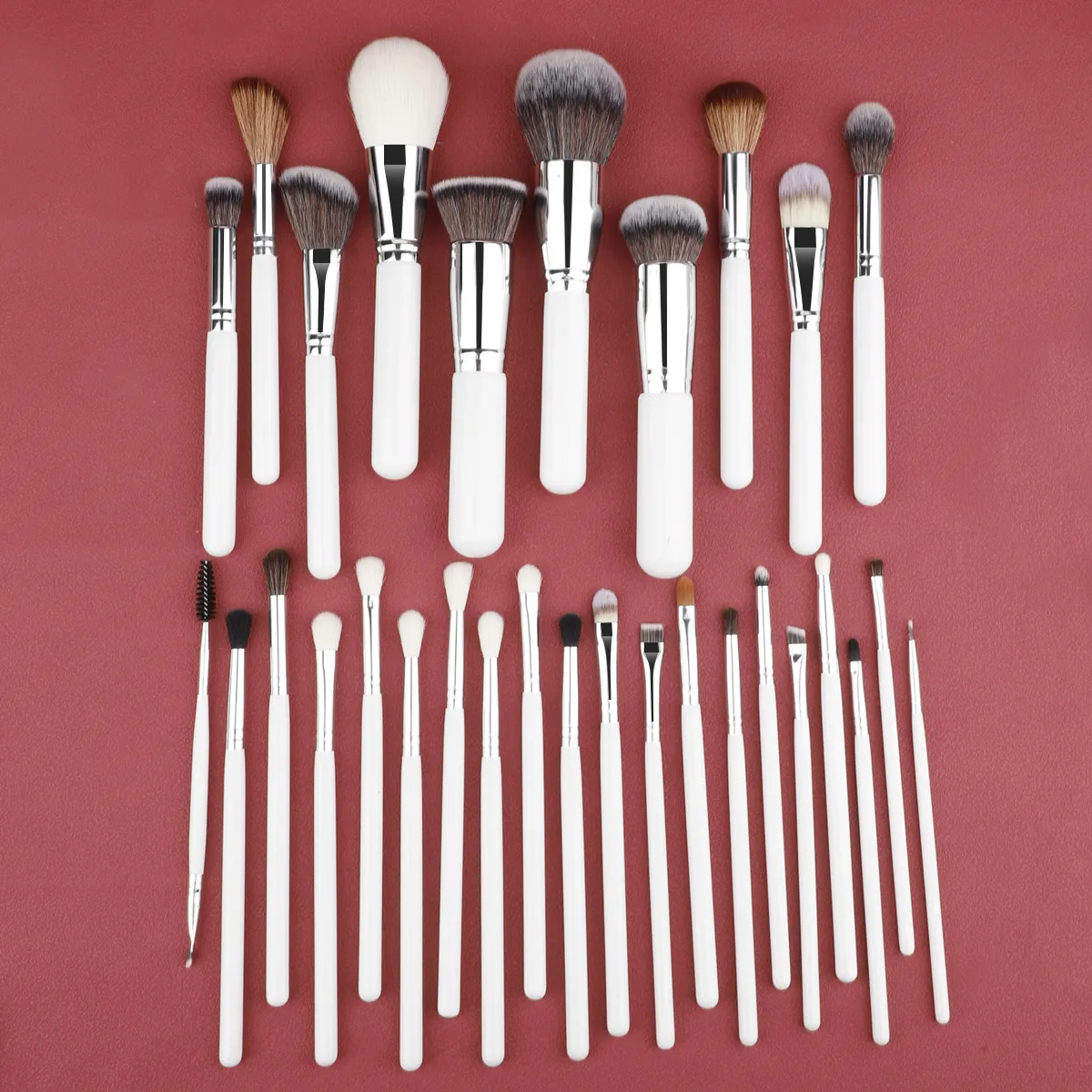 30Pcs Makeup Brush Sets Professional Artists Using Angled Eye Contour Blending Brushes High Quality White Brush Custom