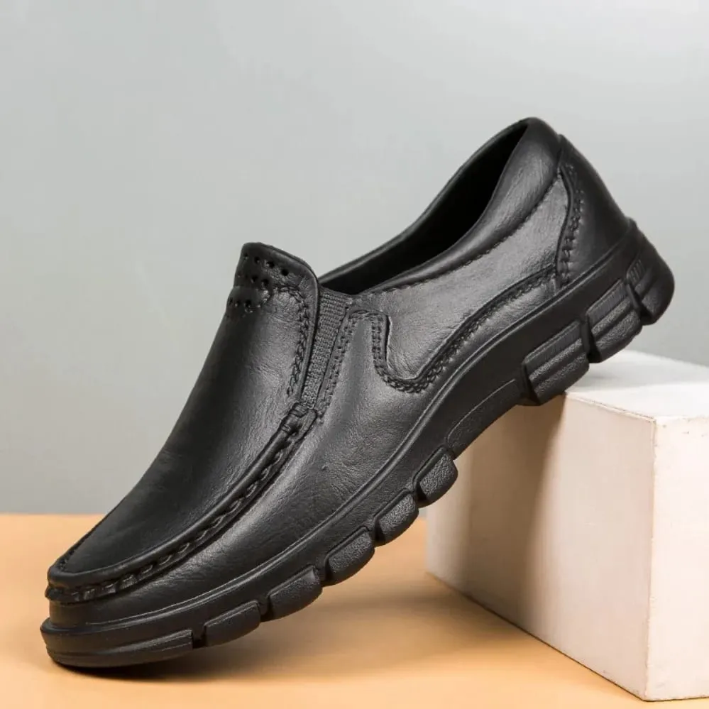 New Large Size Lightweight Casual Shoes Men's Oil and Slip Resistant Chef Shoes One Stirrup Driving Shoes Garden Shoes Soft