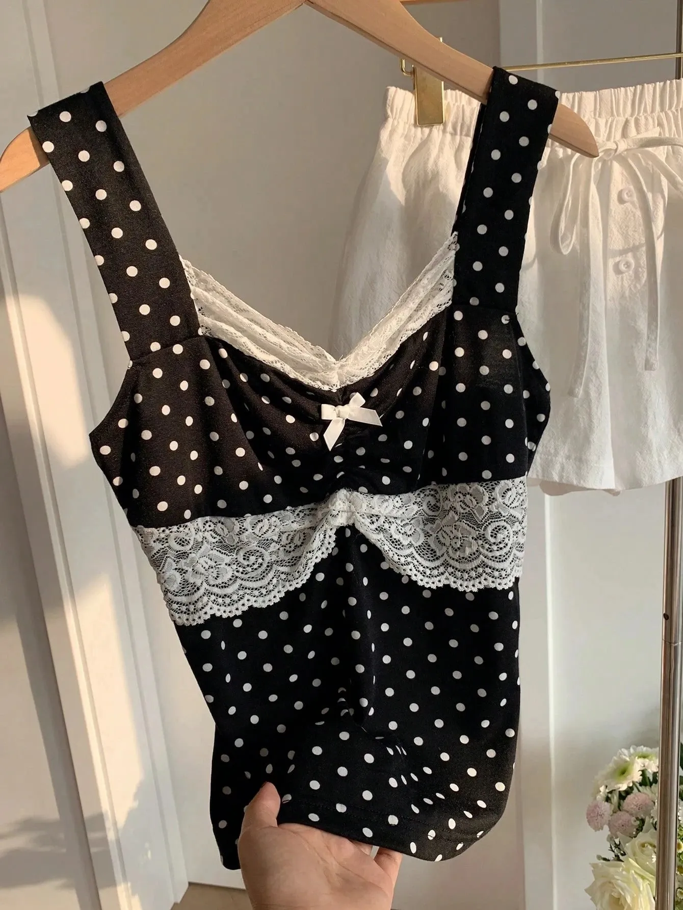 Women's Sexy Lace Trim Pleating Chest Bow Decor Slim Fit Tank Top Casual Backless Polka Dots V-Neck Top Summer 2026