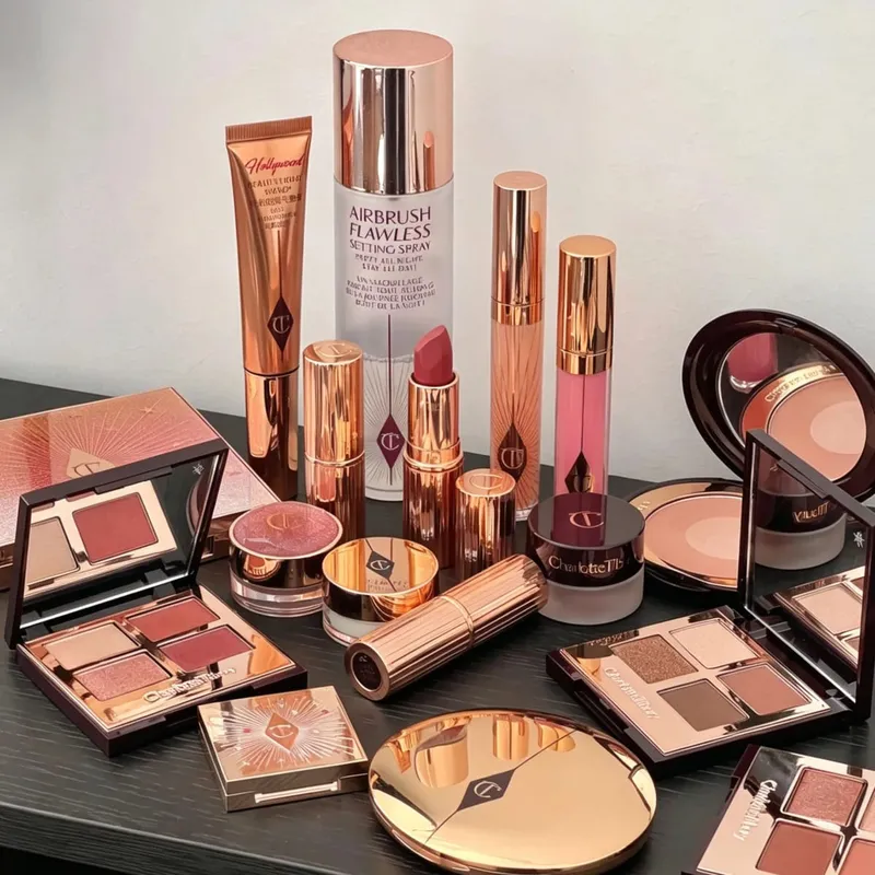 Costume de maquillage CT de luxe, Palette de fards à paupières quatre couleurs, poudre mate, effet correcteur pour le visage, rouge à lèvres, lubrification durable des lèvres — image 7