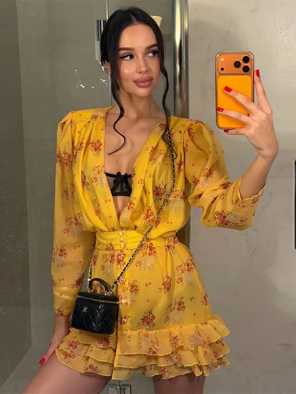 Printed Deep V-neck Short Puff Sleeves Dresses Lady Casual High Waisted Layered Ruffle Hem Mini Dress Spring Party Dating Gowns