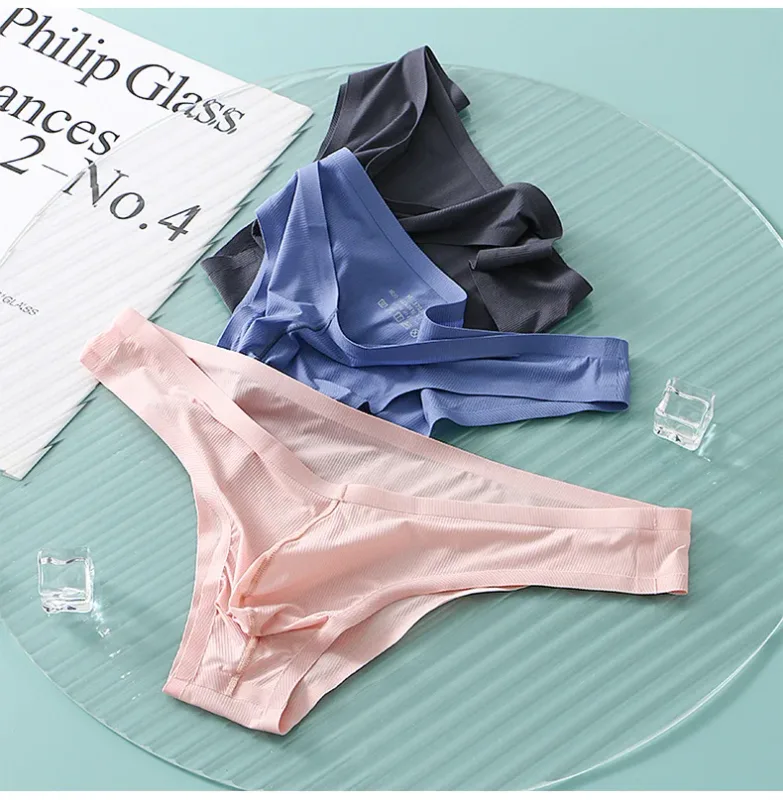 Sous-vêtements pour hommes, demi-hanche, petit Triangle, taille basse, Sexy, jeunes hommes, slip en soie glacée, sans couture, culotte d'été légère et respirante
