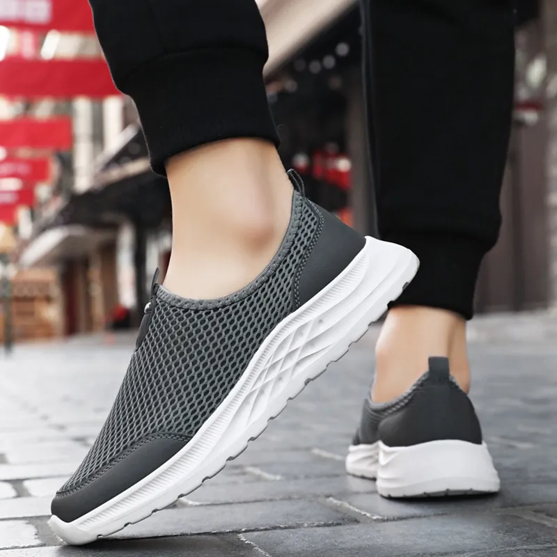 2025 Lightweight Men Casual Shoes Breathable Slip on Male Casual Sneakers Anti-slip Men's Flats Outdoor Walking Shoes Size 39-44