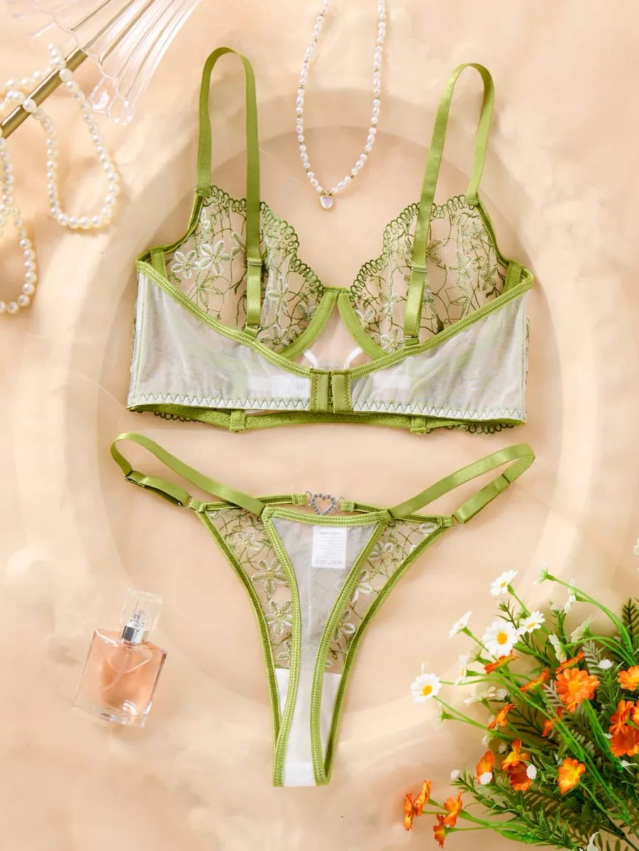 A4 Floral Lace Lingerie Set Women Underwire Bra & Thong Set Heart Rhinestone Sheer Mesh Sexy French Lingerie Intimate Sleepwear