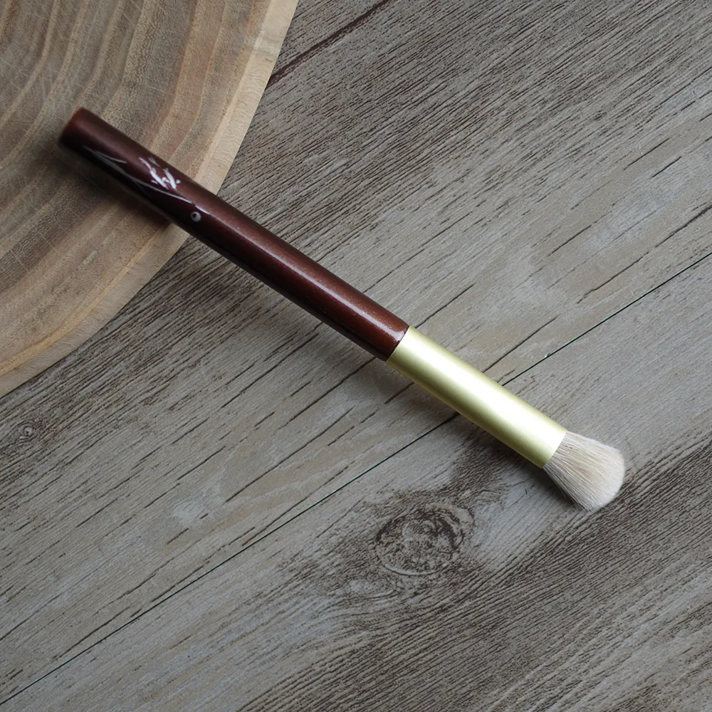 Soft Saikoho Goat Red Fox Hair SD06 Professional Hand Crafted Makeup Brush Slanted Eye Shadow Brush Cosmetic Tool Makeup Brushes