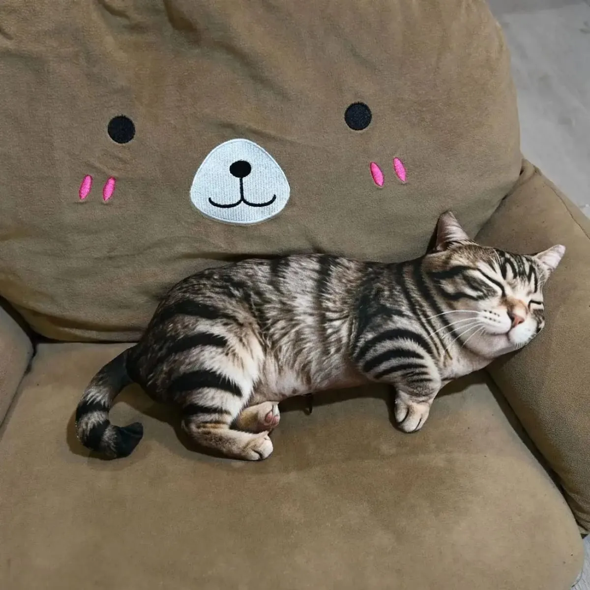 【In Stock】Cute Lifelike Simulation Pig Plush Toy Soft Sleeping Pillow Holiday Gift For Close Friends Home Sofa Decor Cushion