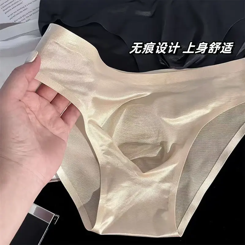 Slip da uomo in seta di ghiaccio Mutandine sexy senza cuciture ultrasottili Asciugatura rapida U Custodia rigonfia Biancheria intima traspirante Mutande lucide di lusso — image 6
