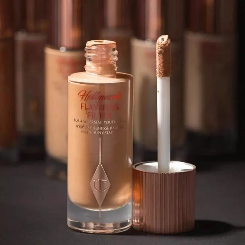 Charlotte Tilbury CT rozjasňovač podkladová báze nepřetržitě Textura make-upu Hydratační korektor rozjasňuje kompaktní pudr