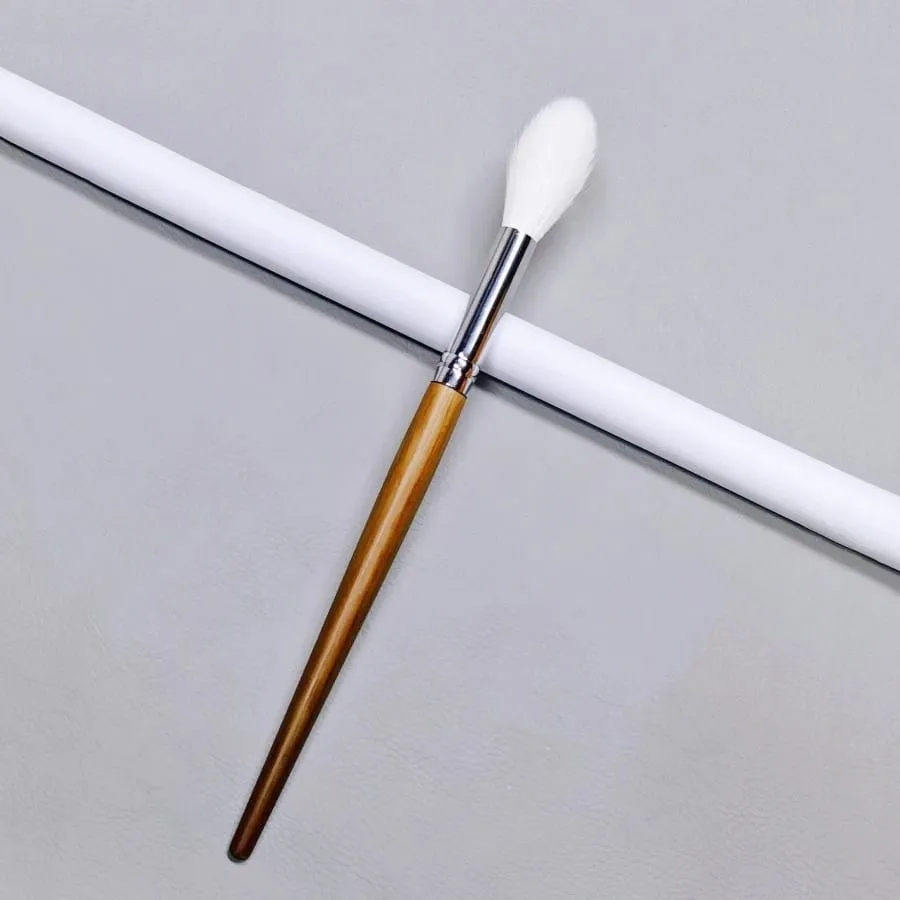 Tapered Highlighter Brush High Quality Natural Hair Face Setting Powder Blending Blusher Makeup Brushes